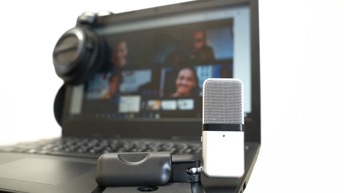 entrevista a distancia para un podcast