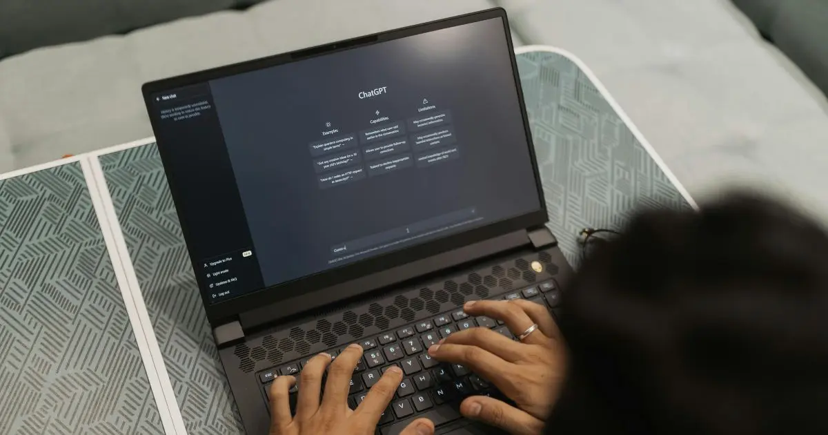 cómo aparecer en ChatGPT con tu negocio